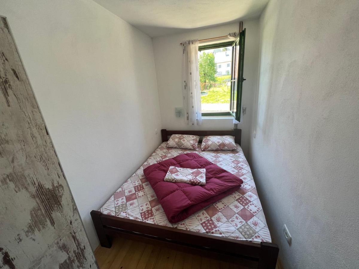 Деревянный коттедж Dormire Apartmans *